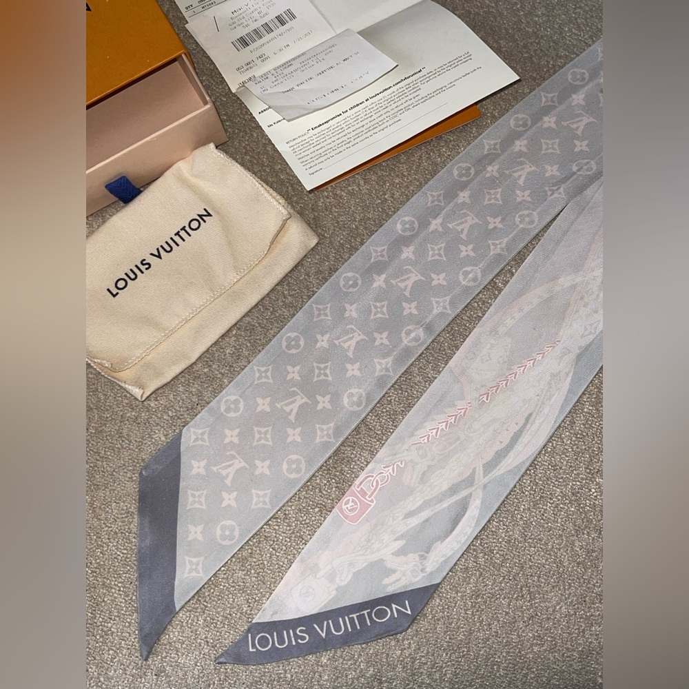 Louis Vuitton Gray and Pink Head Scarf